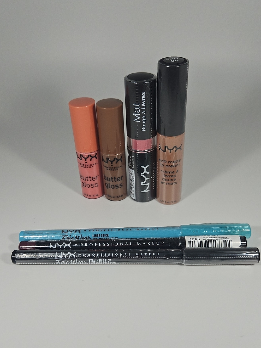 NYX Beauty Lot (6 DELUXE SAMPLE-SIZES + 1 MYSTERY FREE FULL-SIZE)